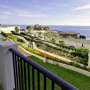 first-line-beach-apartment-with-two-bedrooms-and-sea-view.hotelsinnerja.org/